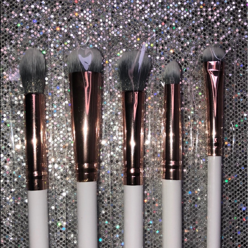 👸🏽🆕👸🏽Crown All Eyes On You 5pc Luxe Brush Set - Picture 3 of 6
